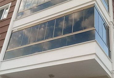 Cam Balkon